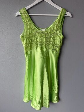 Victoria’s Secret Y2K bright green lace lingerie mini nightie Women’s sz M